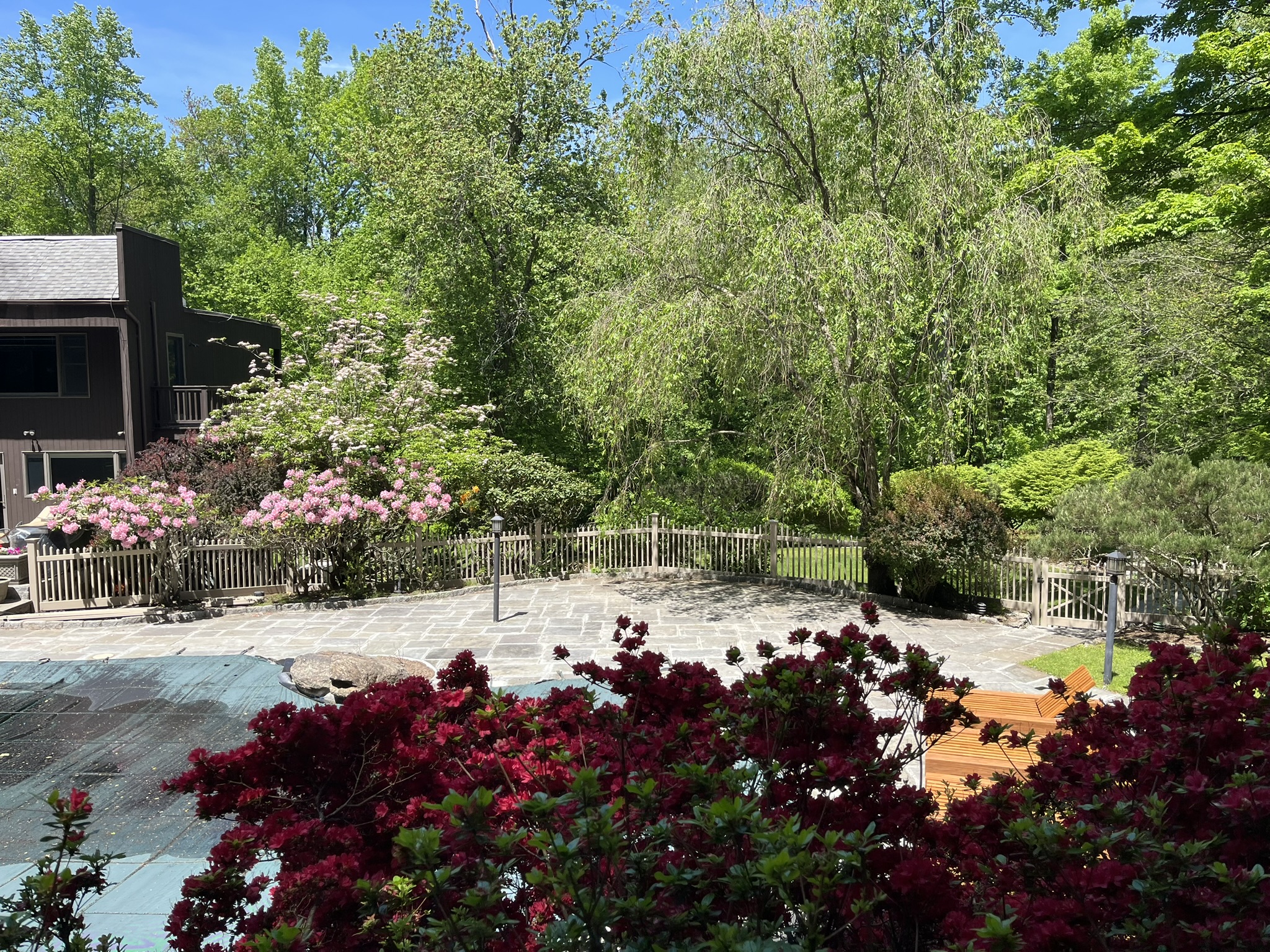 Classic Vinyl Fence - View 4