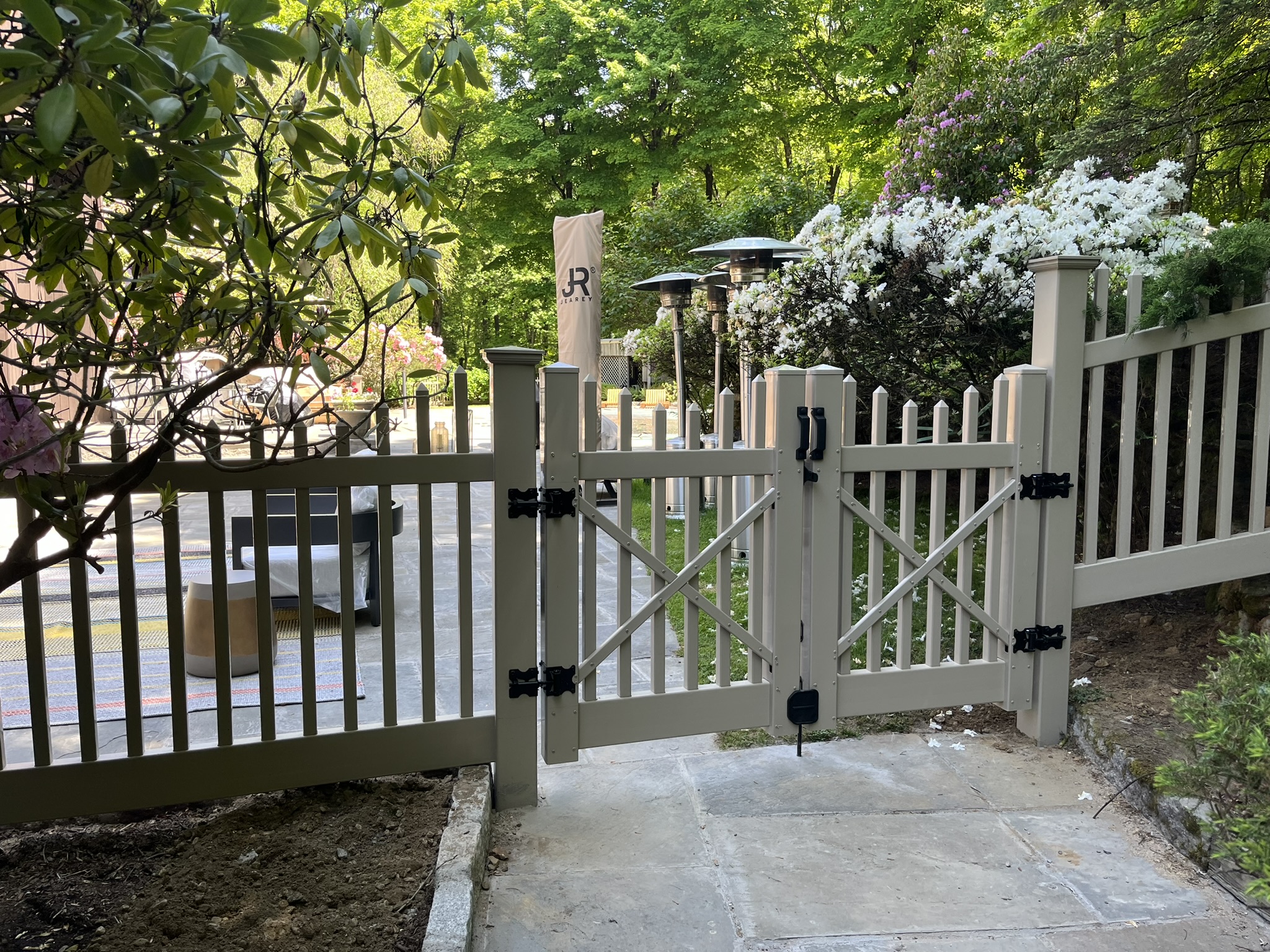 Classic Vinyl Fence - View 6